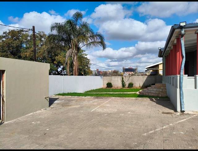 14 BEDROOM HOUSE FOR SALE IN NORWOOD